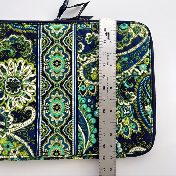 Vera Bradley LIKE NEW Rhythm & Blues Quilted Laptop Case - Picture 9 of 11